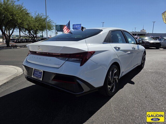 Used 2024 Hyundai Elantra Limited FWD image 7