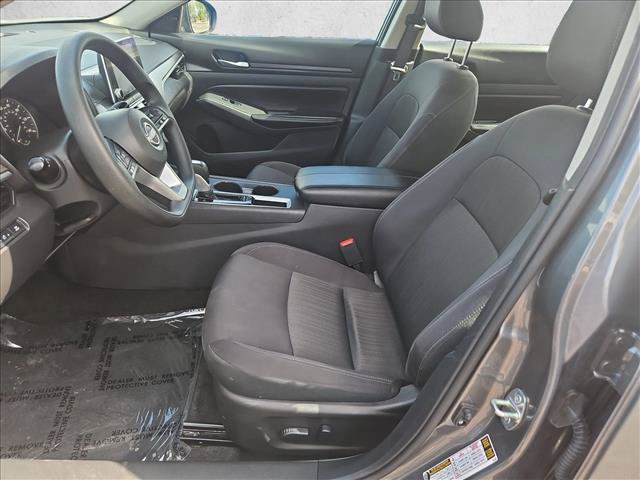 Used 2025 Nissan Altima 2.5 SV FWD image 15