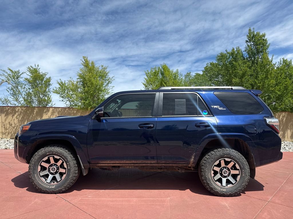 Used 2018 Toyota 4Runner TRD Off-Road Premium AWD/4WD image 3