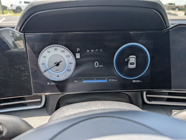 Used 2024 Hyundai Elantra Limited FWD image 17