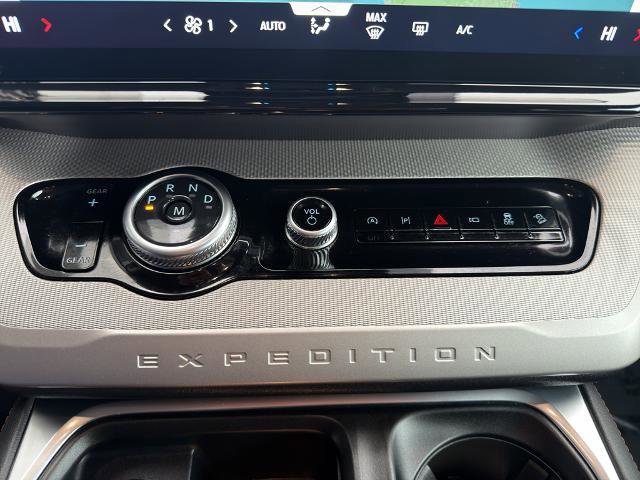 Certified 2025 Ford Expedition Active image 33