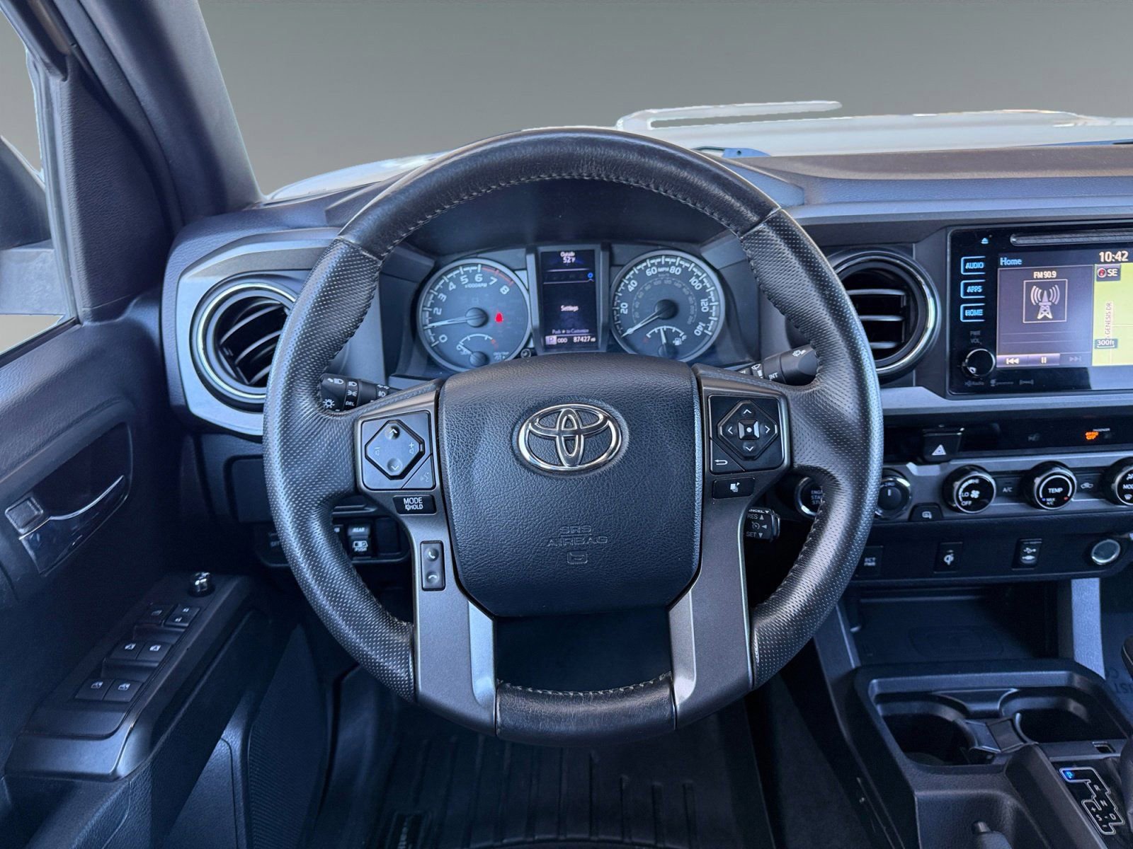Used 2017 Toyota Tacoma TRD Sport image 17