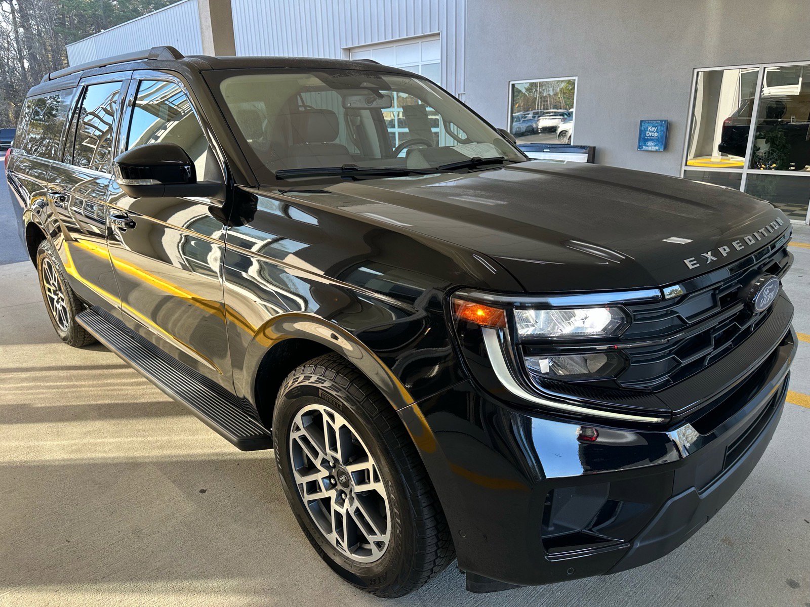 Certified 2025 Ford Expedition Max Active image 9