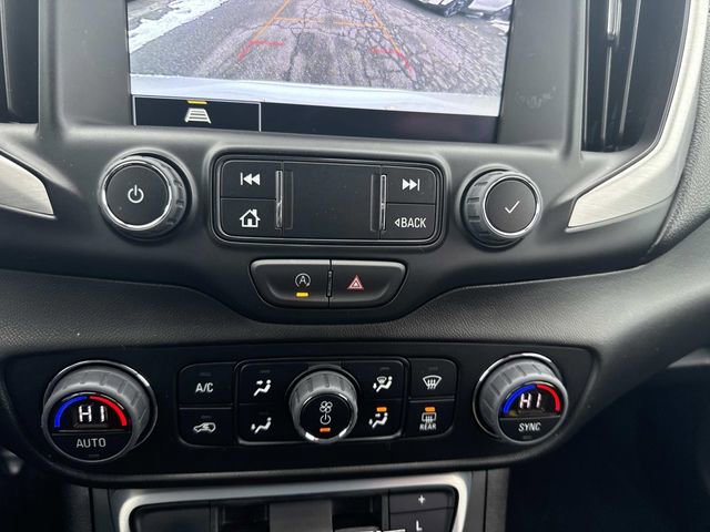 Used 2024 GMC Terrain SLT image 25