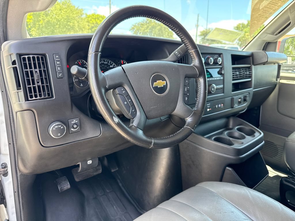 Used 2022 Chevrolet Express 2500 w/ Driver Convenience Package RWD image 5