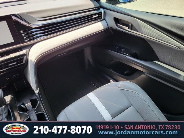 Used 2025 Toyota Camry SE w/ Convenience Package FWD image 16