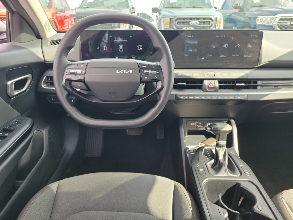 Used 2025 Kia K4 FWD image 12