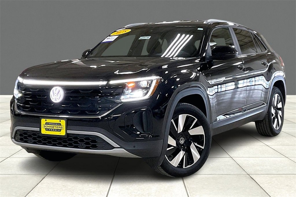 Used 2025 Volkswagen Atlas Cross Sport SE image 2