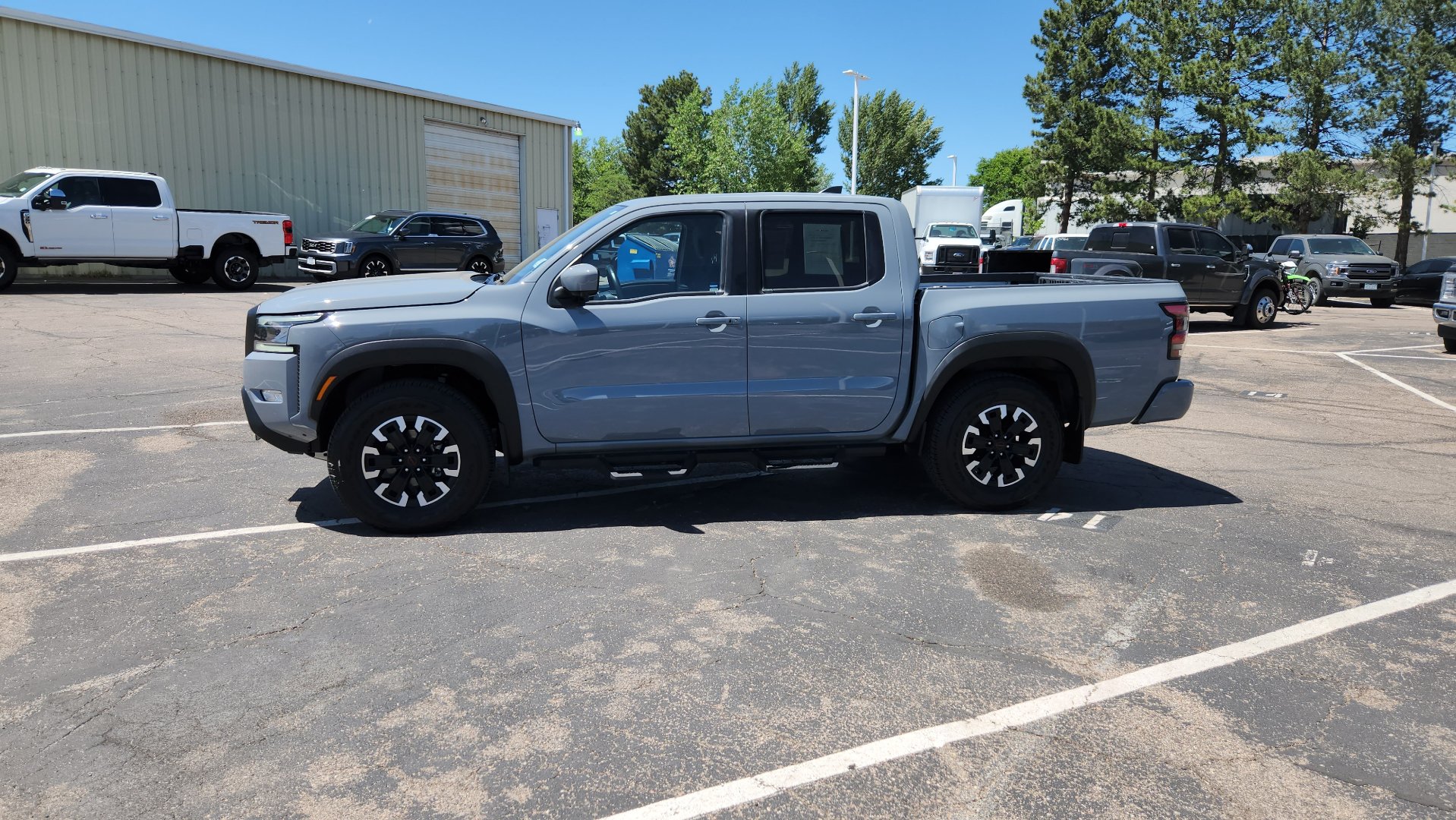 Used 2023 Nissan Frontier PRO-4X w/ Pro Convenience Package AWD/4WD image 6