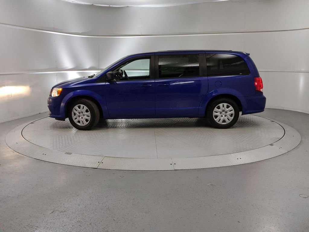 Used 2018 Dodge Grand Caravan SE w/ UConnect Hands-Free Group image 3