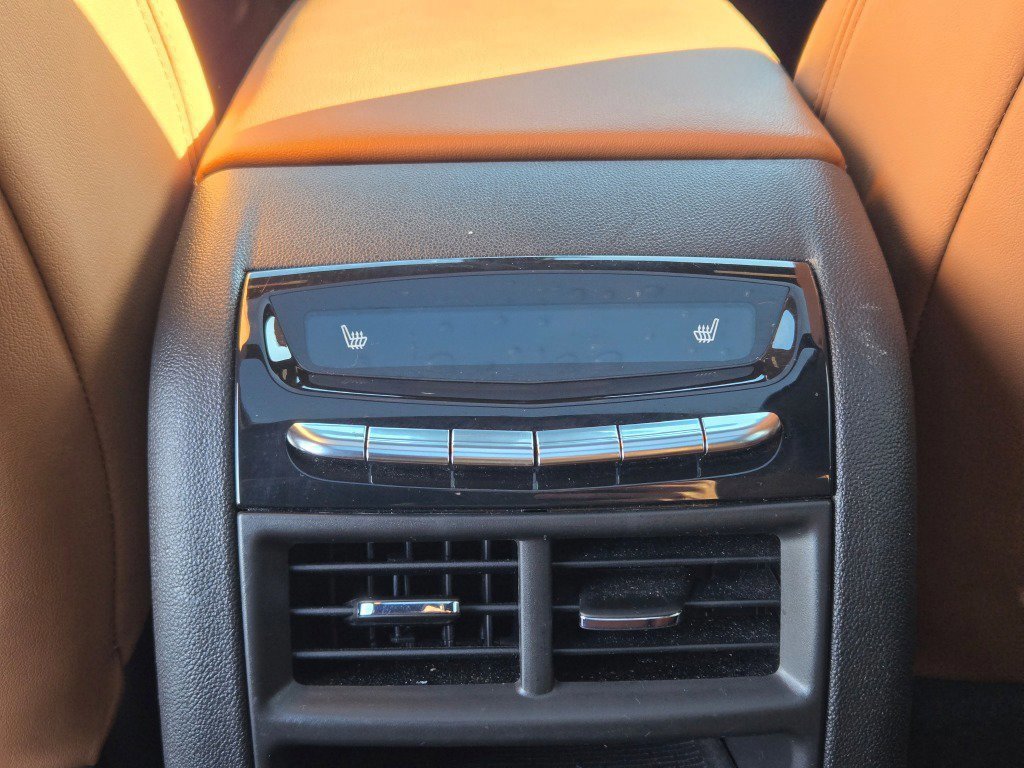 Used 2021 Cadillac XT5 Premium Luxury image 16