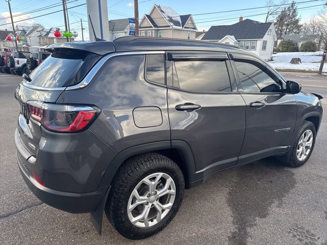 Used 2024 Jeep Compass Latitude image 6