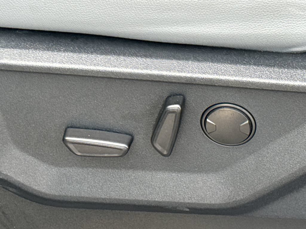 Certified 2025 Ford F150 Lightning Flash AWD/4WD image 26