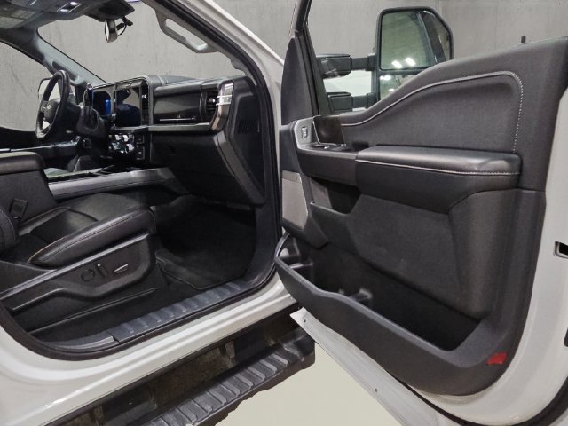 Used 2021 Chevrolet Silverado 1500 LT AWD/4WD image 19