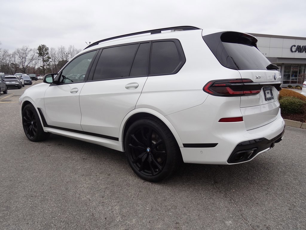 Used 2024 BMW X7 M60i w/ Executive Package image 3
