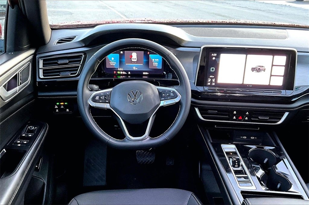 Used 2024 Volkswagen Atlas Cross Sport SE w/ Panoramic Sunroof Package image 5