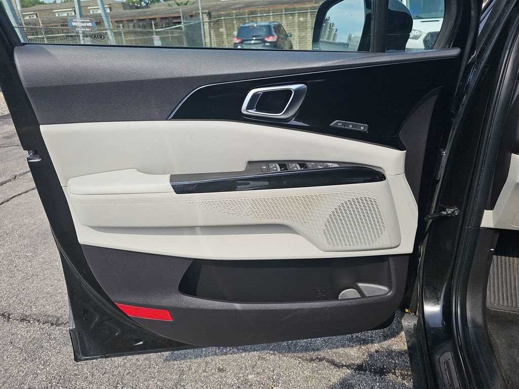 Used 2022 Kia Carnival SX FWD image 27