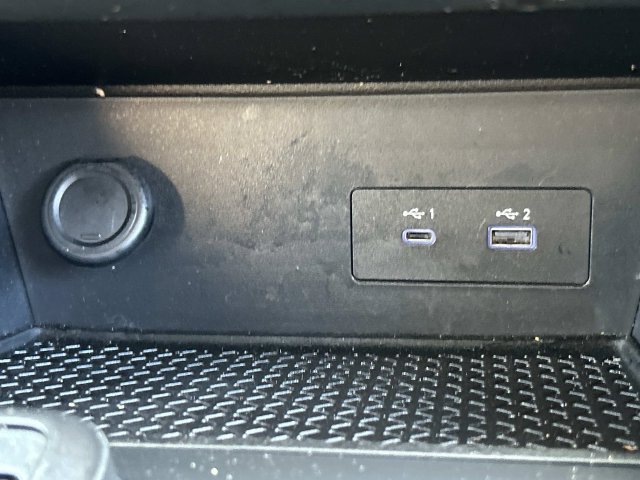 Used 2025 Nissan Pathfinder S FWD image 37