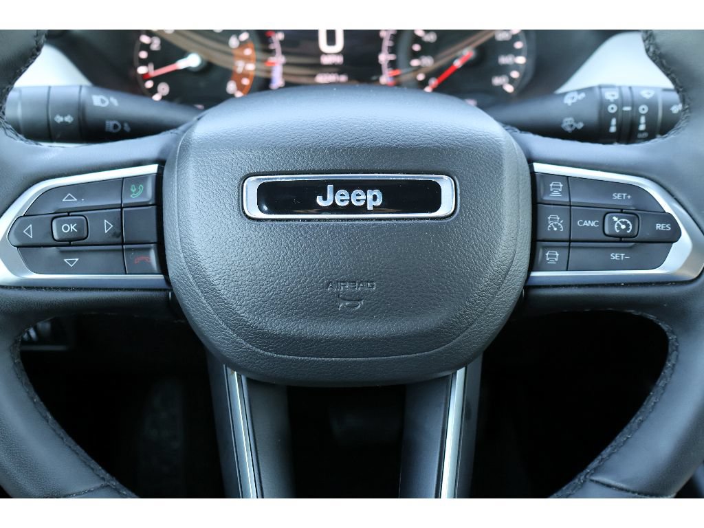 Used 2025 Jeep Compass Limited AWD/4WD image 29