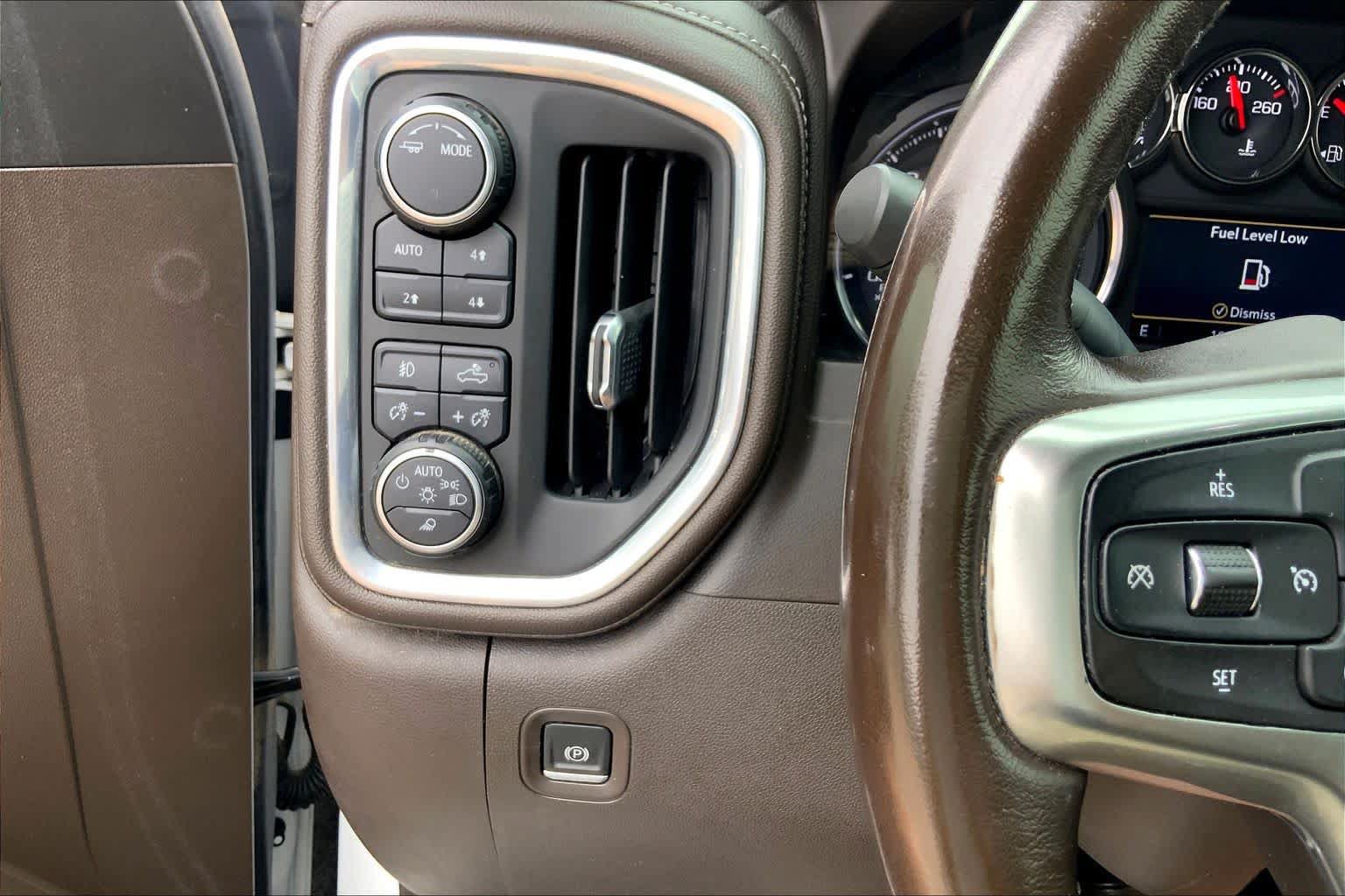 Used 2021 Chevrolet Silverado 1500 LTZ AWD/4WD image 36