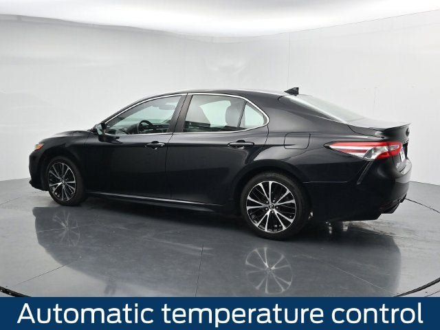 Used 2020 Toyota Camry SE FWD image 7