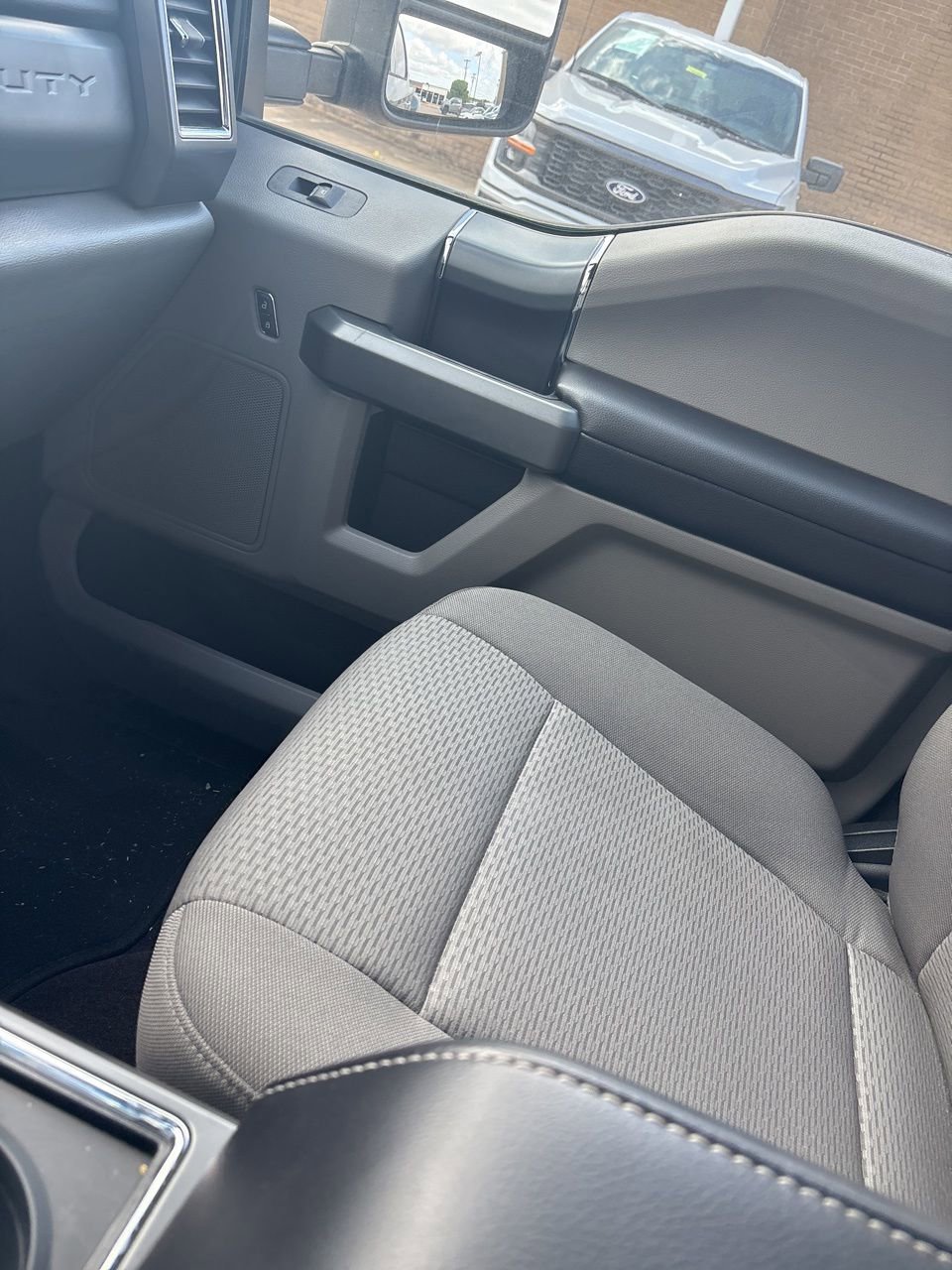 Certified 2017 Ford F350 XLT w/ XLT Premium Package image 8