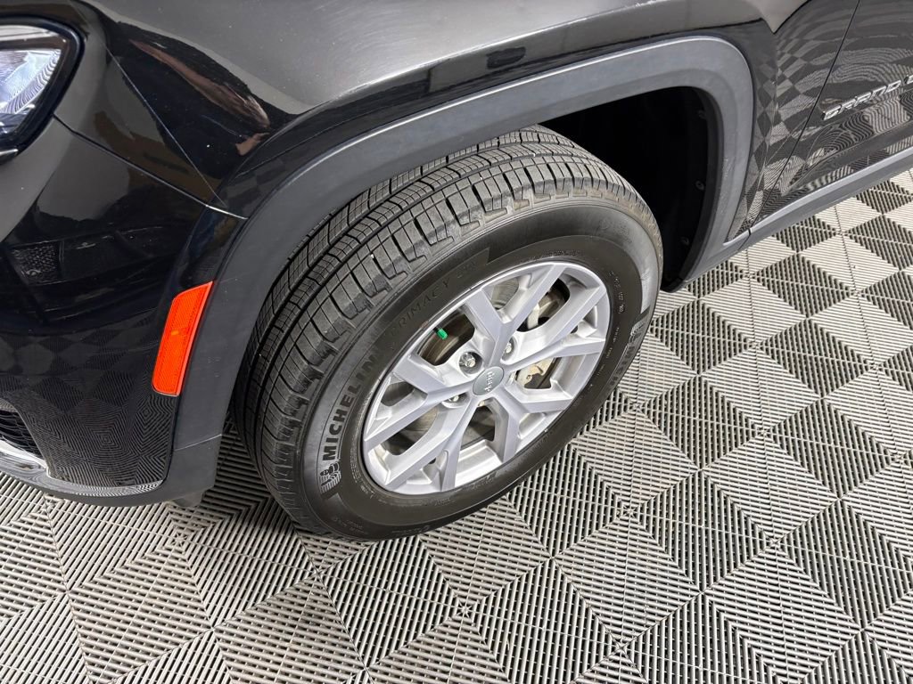 Used 2022 Jeep Grand Cherokee L Limited AWD/4WD image 11