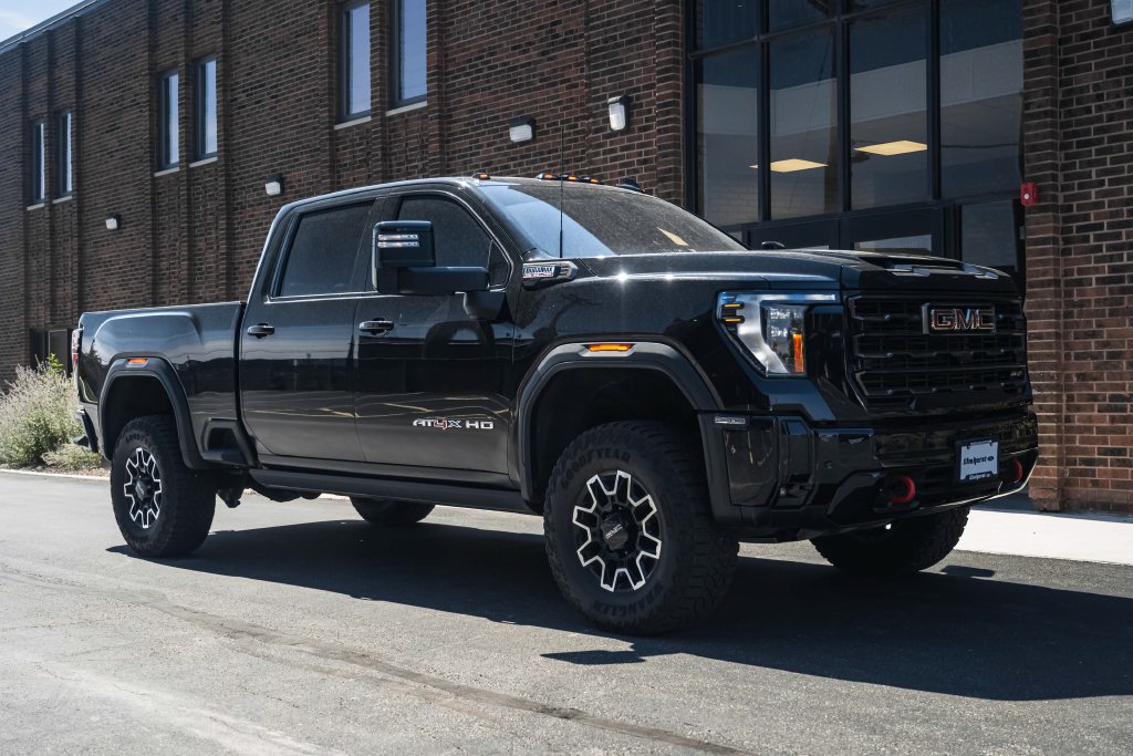 Used 2025 GMC Sierra 2500 AT4X AWD/4WD image 12