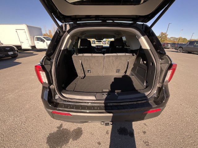 Certified 2025 Ford Explorer Active AWD/4WD image 25