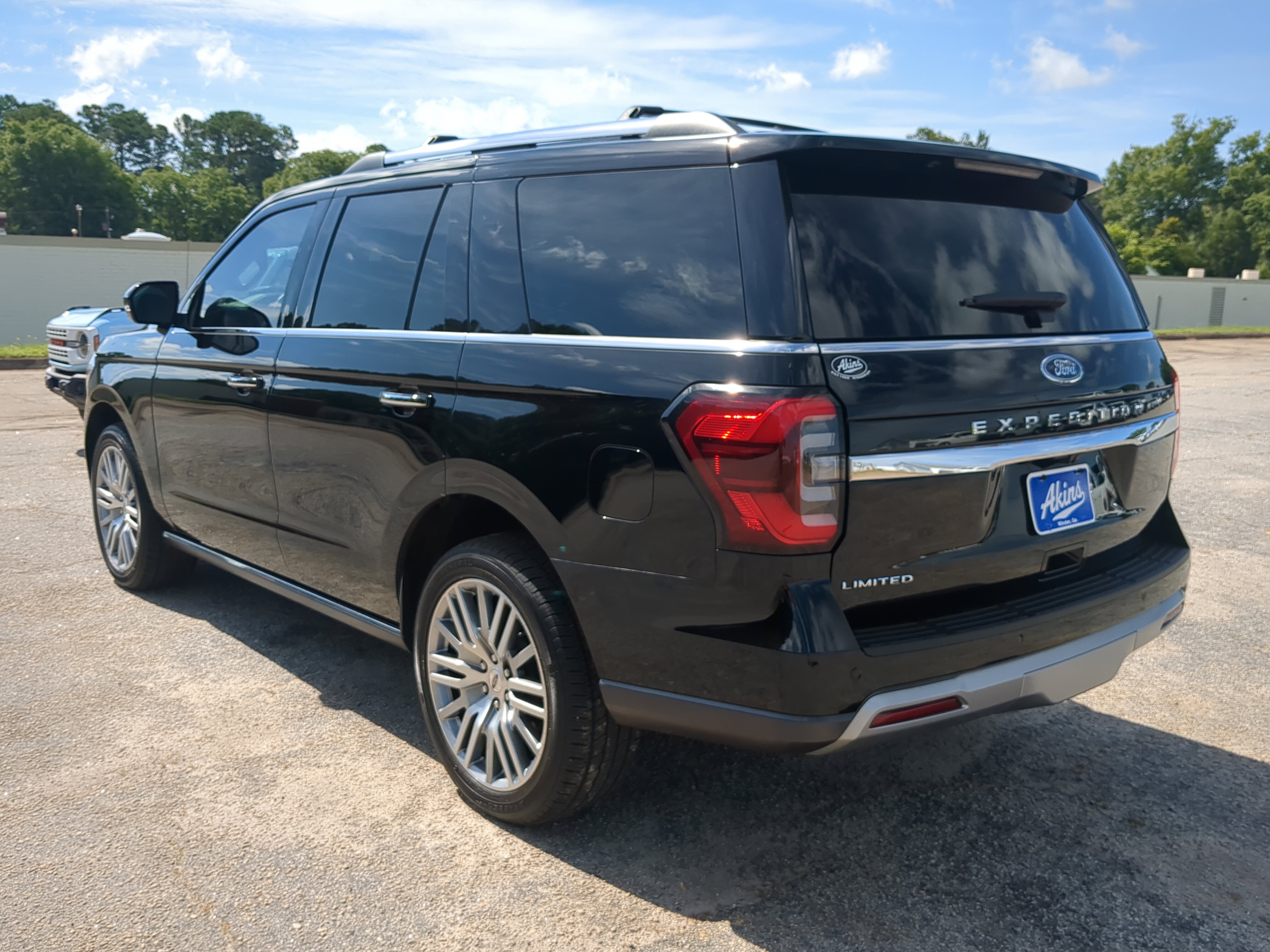 Certified 2023 Ford Expedition Limited RWD image 5