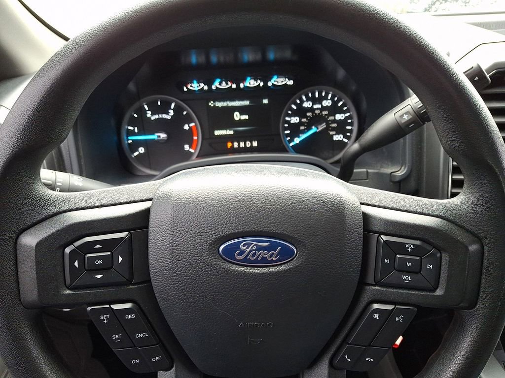 Certified 2022 Ford F350 XLT w/ Black Appearance Package image 17