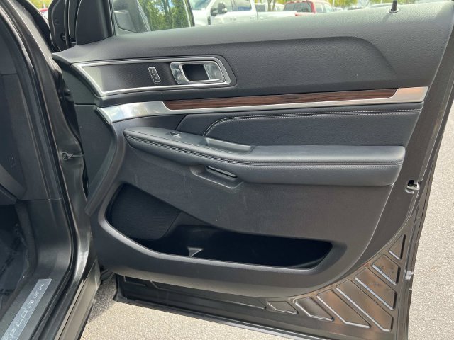 Certified 2019 Ford Explorer Limited w/ Class III Trailer Tow Package FWD image 32