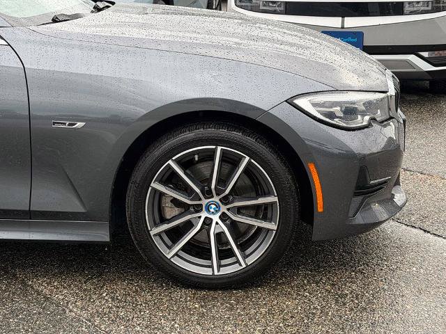 Used 2022 BMW 330e xDrive w/ Premium Package AWD/4WD image 27