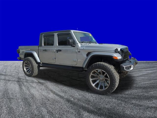 Used 2020 Jeep Gladiator Overland image 2