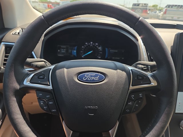 Certified 2022 Ford Edge Titanium image 17