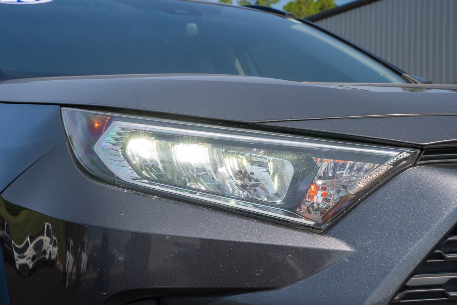 Used 2020 Toyota RAV4 XLE Premium FWD image 10