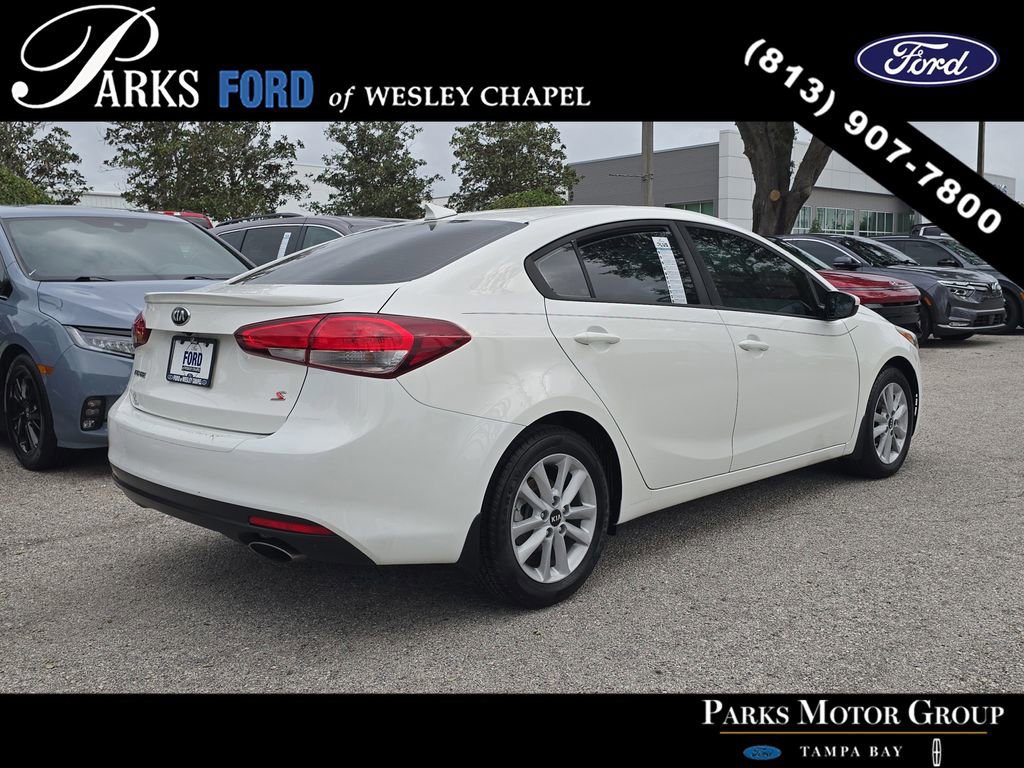 Used 2017 Kia Forte S FWD image 3