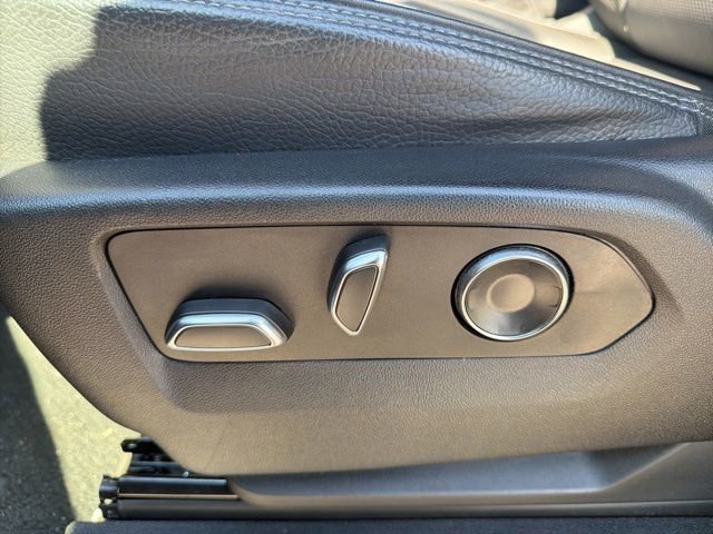 Used 2023 GMC Yukon XL Denali w/ Denali Reserve Package image 12