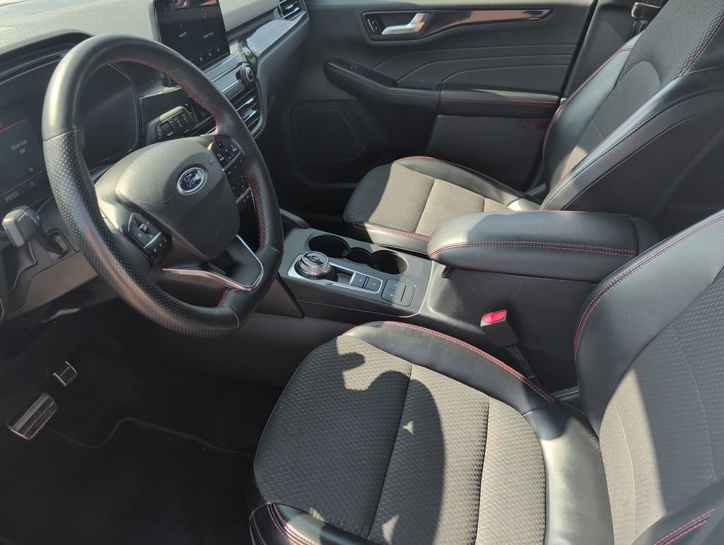 Certified 2023 Ford Escape ST-Line AWD/4WD image 9