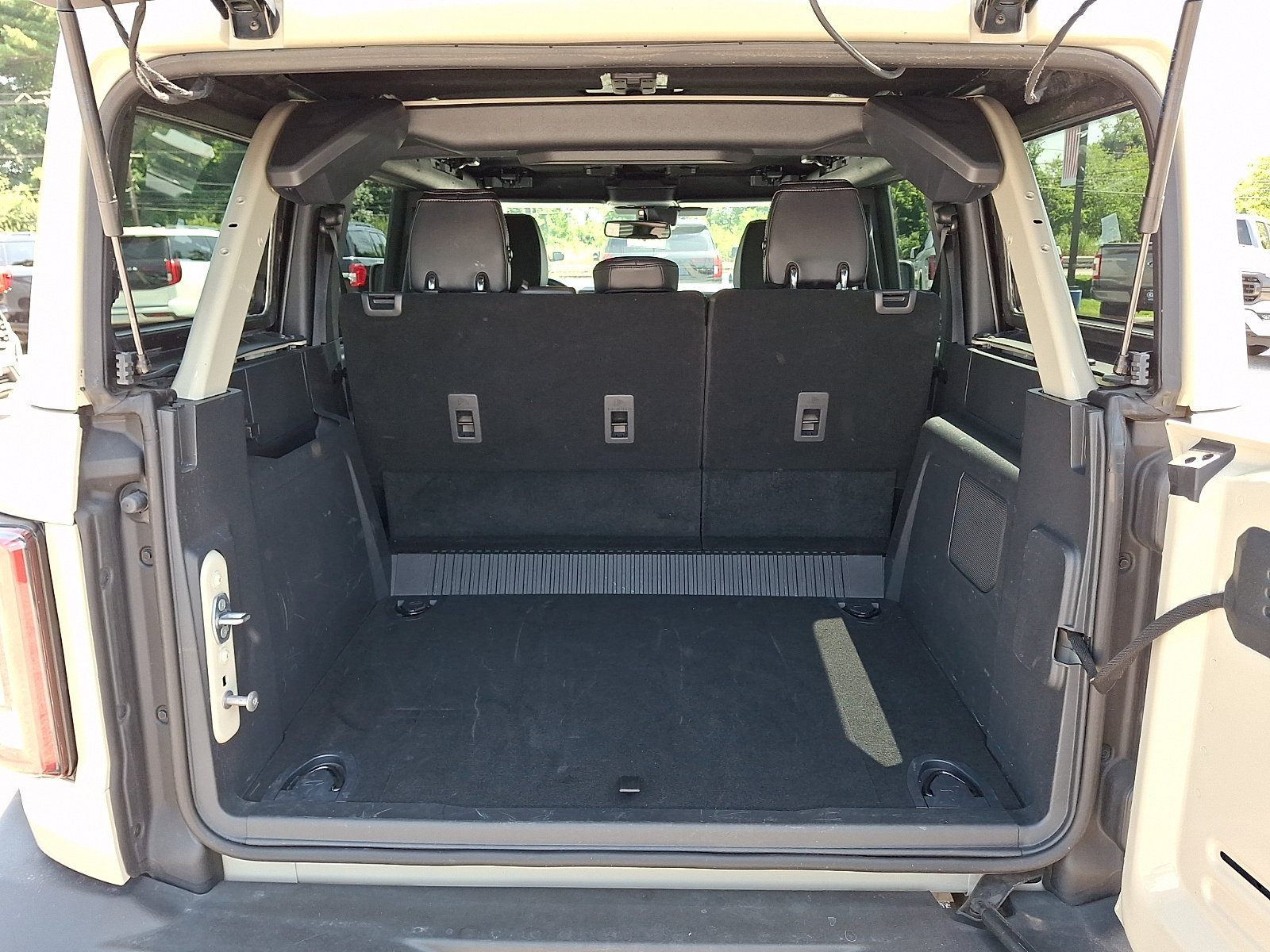 Certified 2025 Ford Bronco Outer Banks AWD/4WD image 32