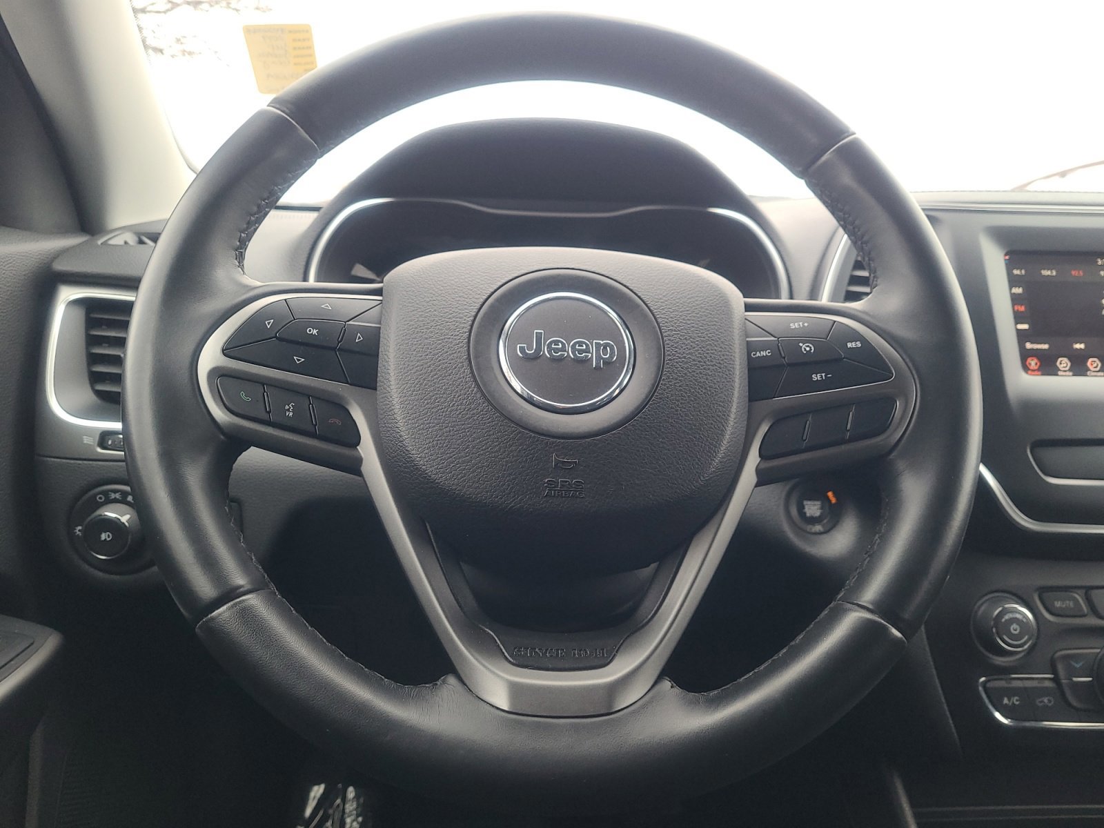 Used 2019 Jeep Cherokee Latitude Plus image 9