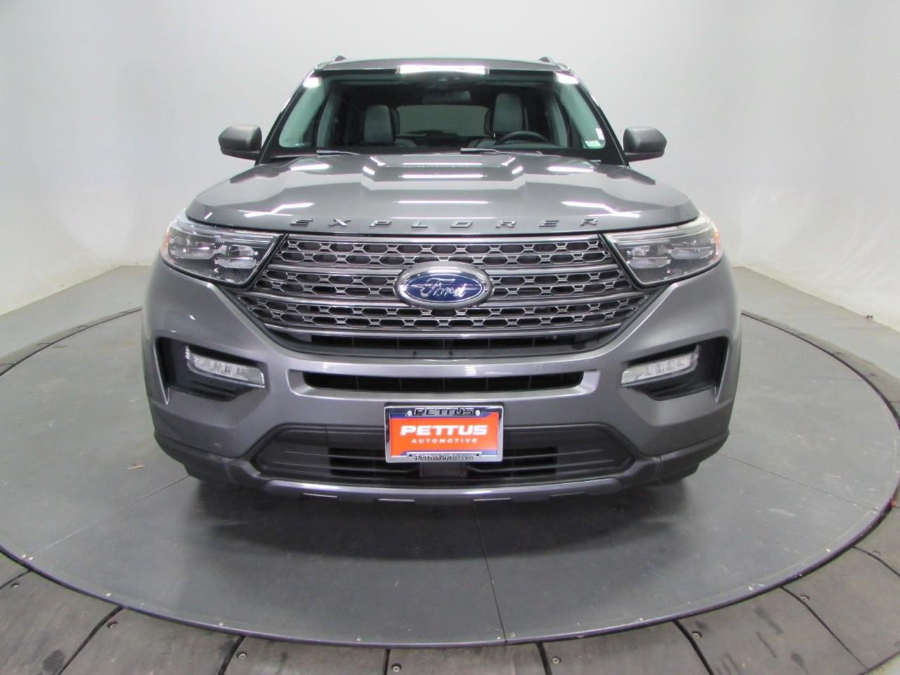 Certified 2021 Ford Explorer XLT w/ Equipment Group 202A AWD/4WD image 2