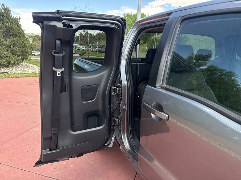 Used 2025 Nissan Frontier SV AWD/4WD image 28