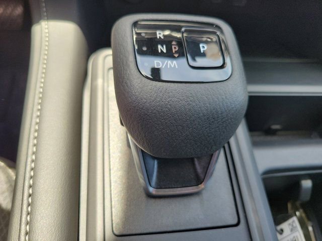Used 2025 Nissan Pathfinder S FWD image 26