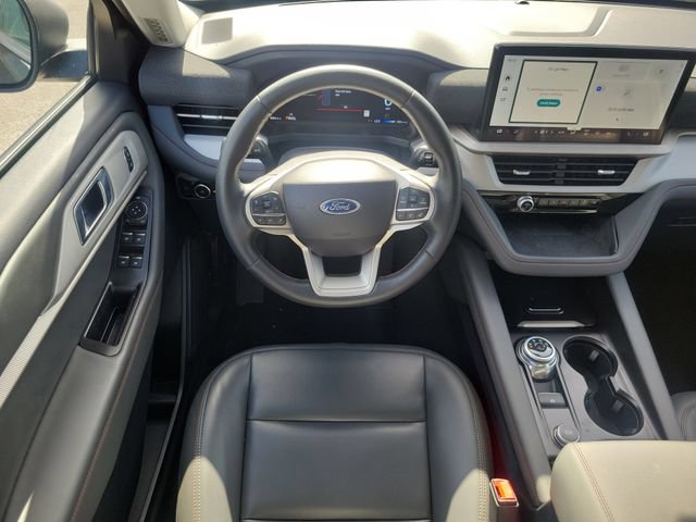 Certified 2025 Ford Explorer Active w/ Active Comfort Package RWD image 10
