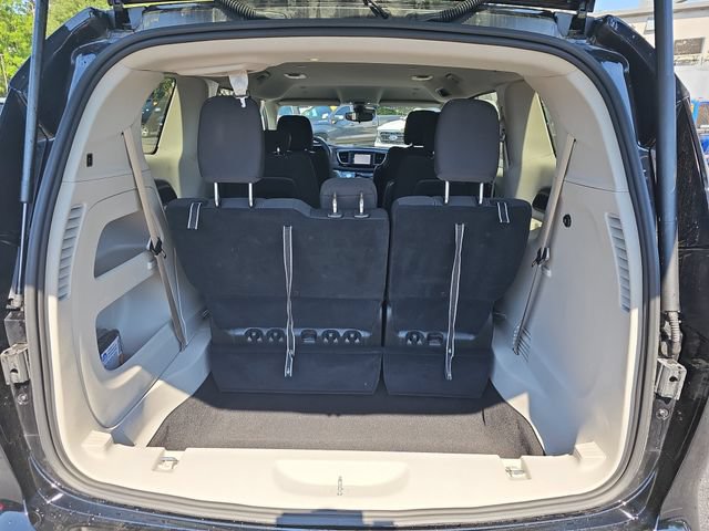 Used 2024 Chrysler Voyager LX FWD image 15