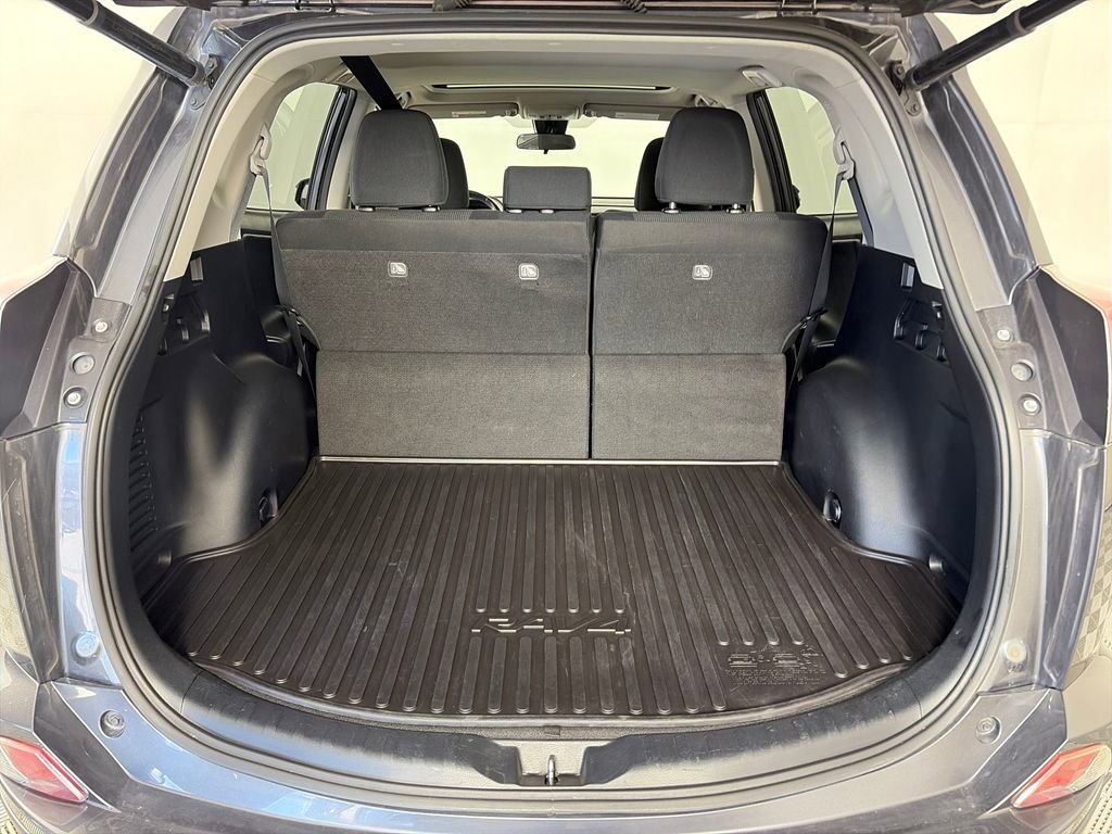 Used 2018 Toyota RAV4 XLE AWD/4WD image 26