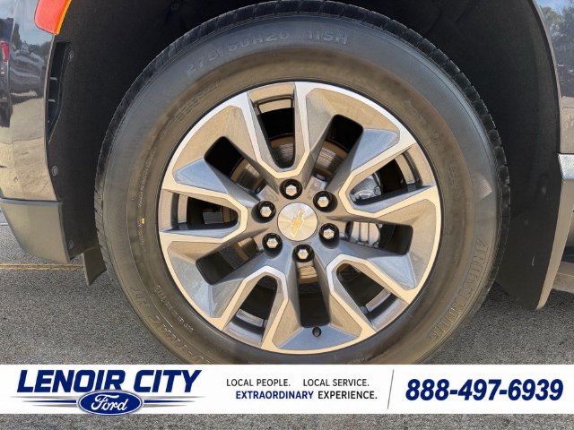 Used 2023 Chevrolet Tahoe LT w/ Luxury Package AWD/4WD image 9