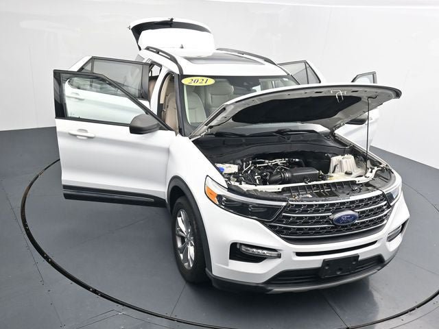 Certified 2021 Ford Explorer XLT w/ Equipment Group 202A AWD/4WD image 35
