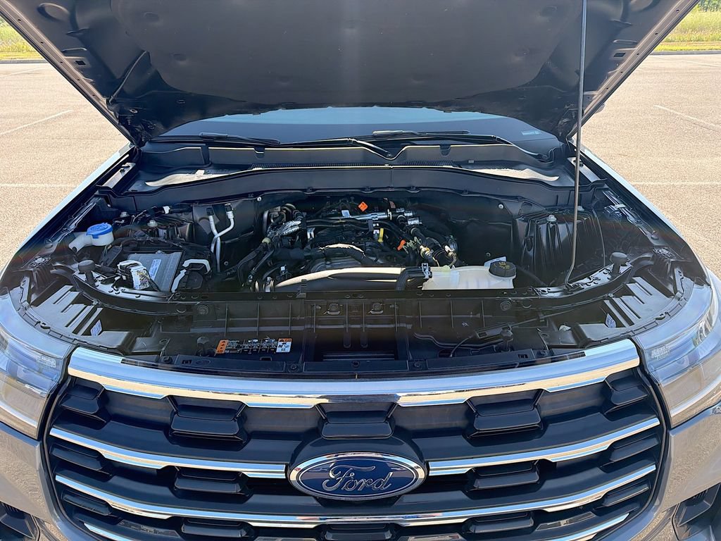 Certified 2025 Ford Explorer Active w/ Active Comfort Package AWD/4WD image 32